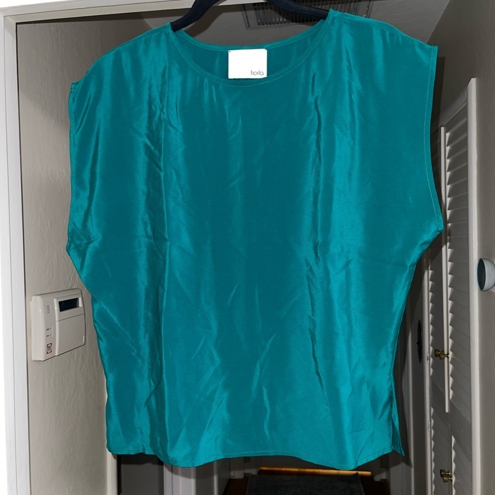 Fiorla Silk Top EUC